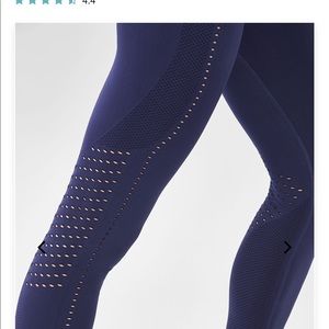 Fabletics Seamless Mid-Rise Jacquard 7/8 Leggings